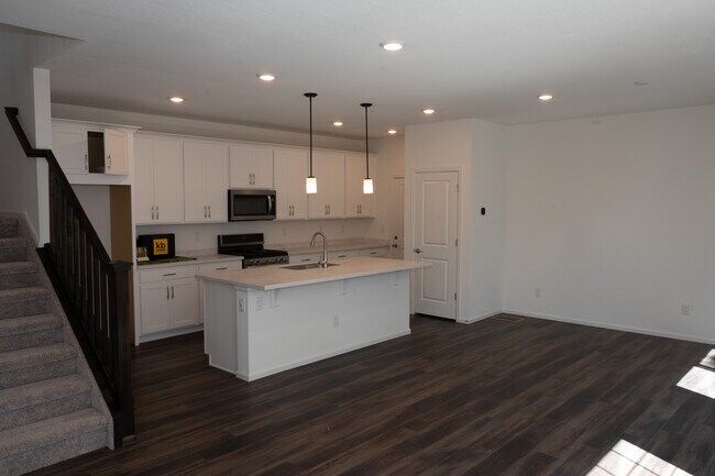 Photo - 16664 Shoshone St