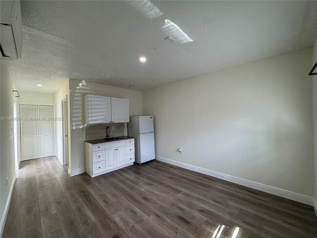 Building Photo - 15831 SW 106th Ave Unit 1 Rental