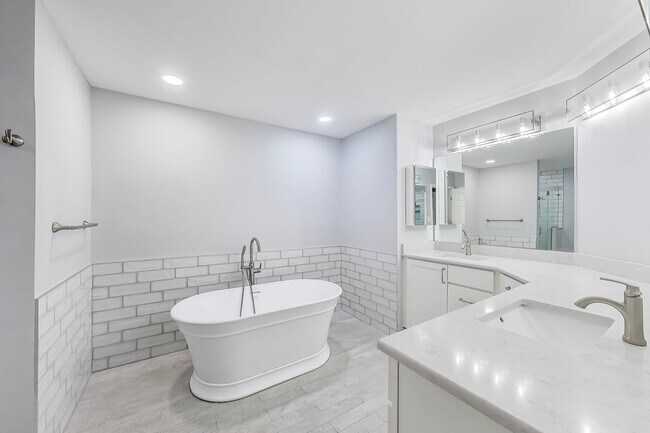 Photo - Spectacular 3 Bed + LOFT + 3.5 Bath- Custom Kitchen & Master Retreat w/ Beautiful Updates