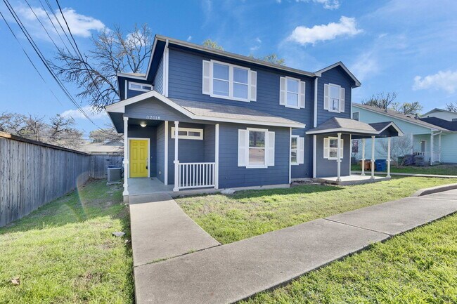 Photo - 3201 Jack Cook Dr Unidad A