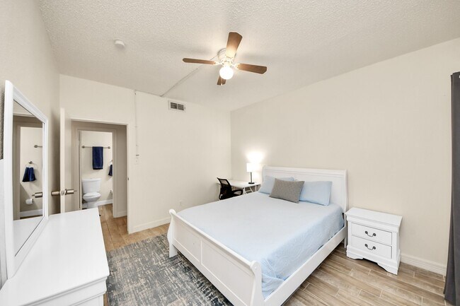 Photo - 7950 N Stadium Dr Unidad 167