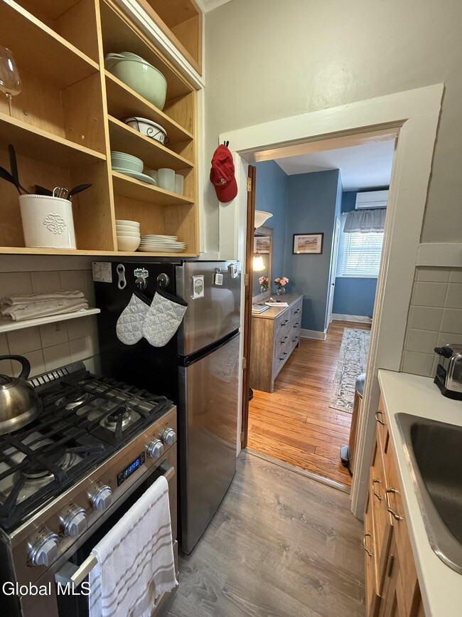 Photo - 143 Caroline St Unit 6
