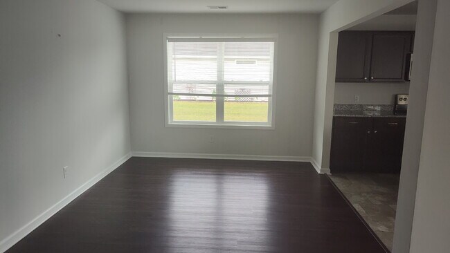 Photo - Huge Well-Kept Home in Guyton