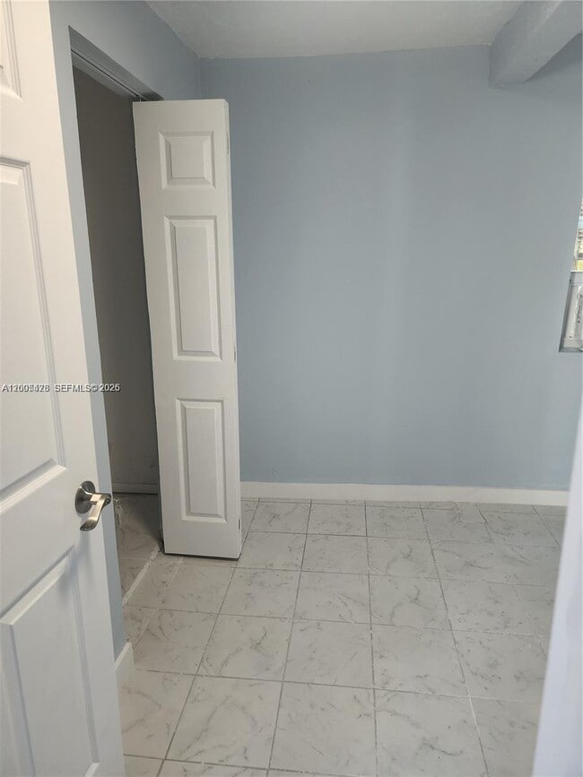 Photo - 224 SW 6th Ave Unit 5