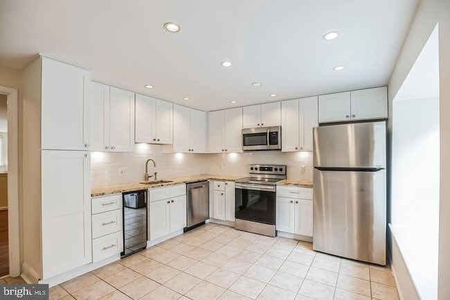 Photo - 127 Kings Croft Dr
