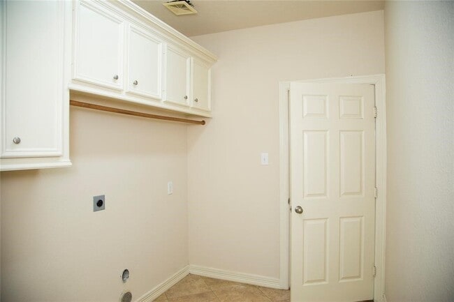 Photo - 2032 Cork St