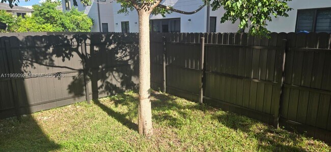 Photo - 1159 NW 3rd St