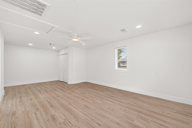 Photo - 6615 W Montgomery Rd