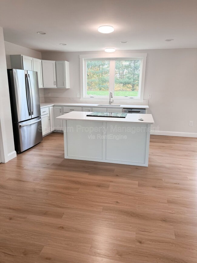 Photo - 959 W River Rd