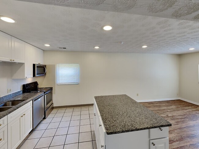 1620-1636 Indianola Ave-1630
