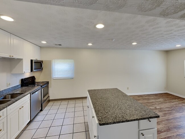 Photo - 1620-1636 Indianola Ave-1630 Unit 1630