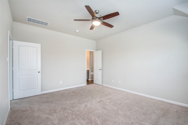 Building Photo - 2627 Hoffman Ln