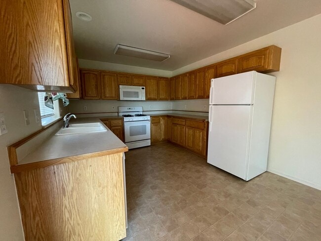 Photo - 3 bedroom house with garage