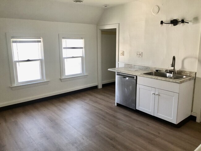 Photo - 1725/1727 South 12th Street - 1727 Upper