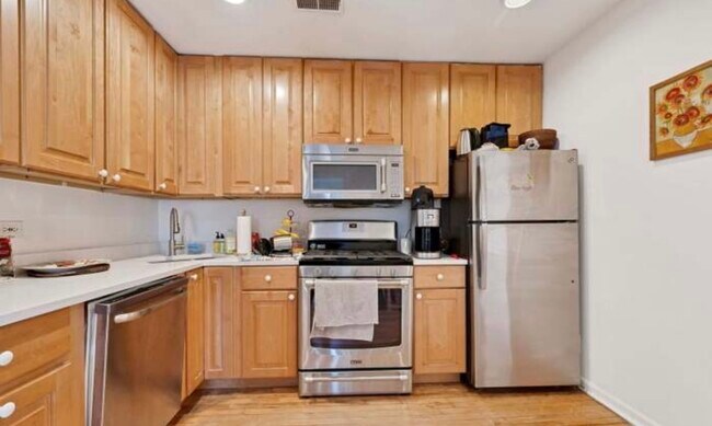 Photo - 2544 N Burling St Unit 2R