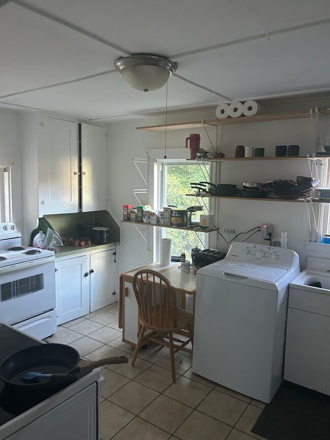 Building Photo - 30 Wall St Unit 30 Wall Street Floor 2B Rental