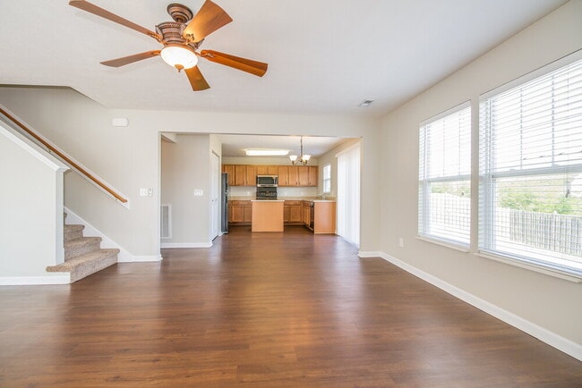 Photo - 902 Grand Oak Dr