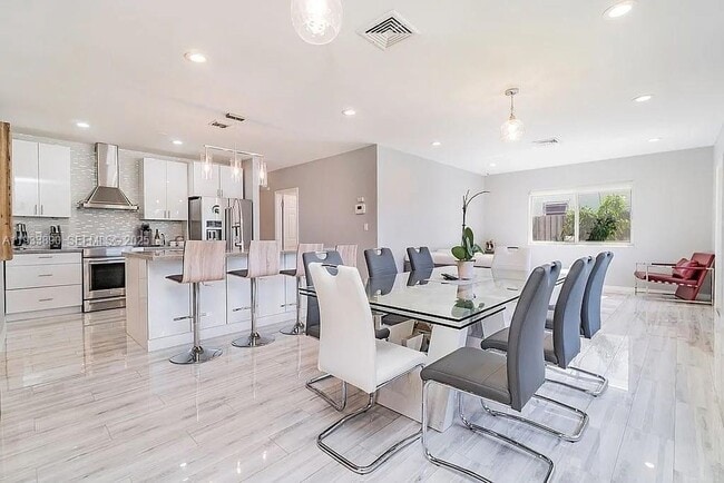 Photo - 1731 NE 172nd St