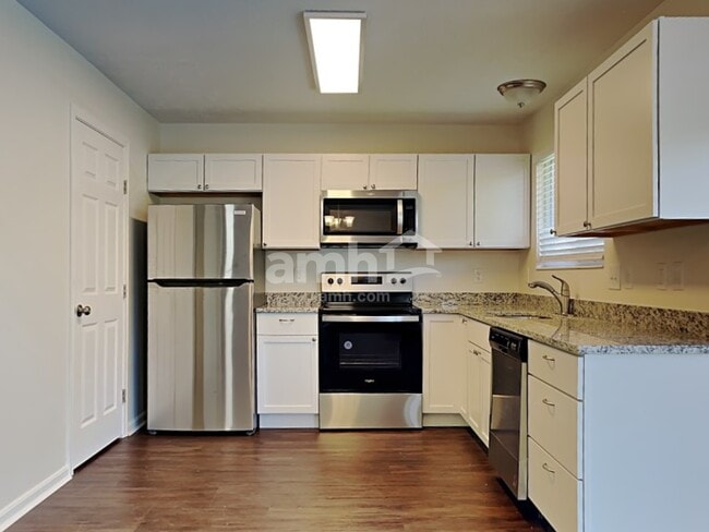 Photo - 2133 Antoinette Way