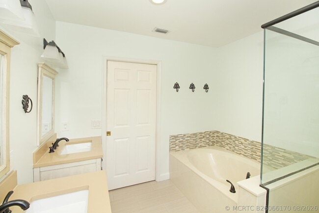 Photo - 896 Rose Ct