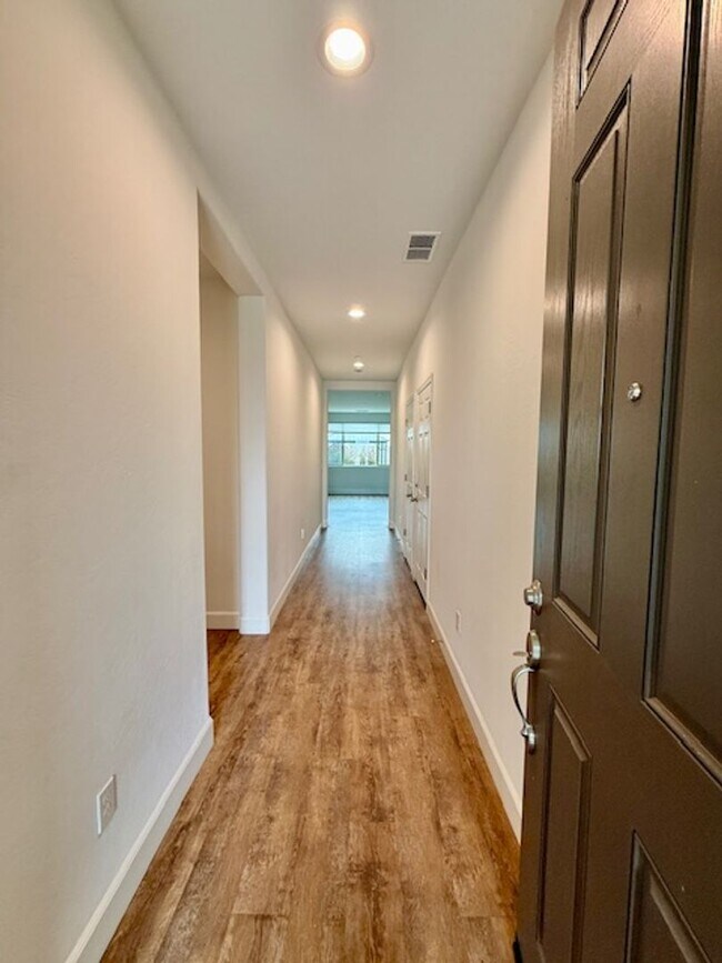 Photo - 3 Bedroom 2 Bathroom in NE Visalia!