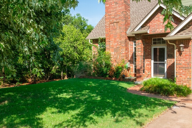 Photo - 1700 Chelsea Dr