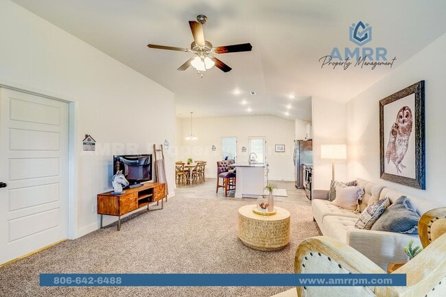 Photo - 1718 Farmer St