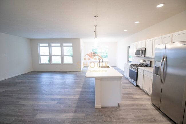 Photo - MODERN 3BR HOME IN BLACKTHORNE