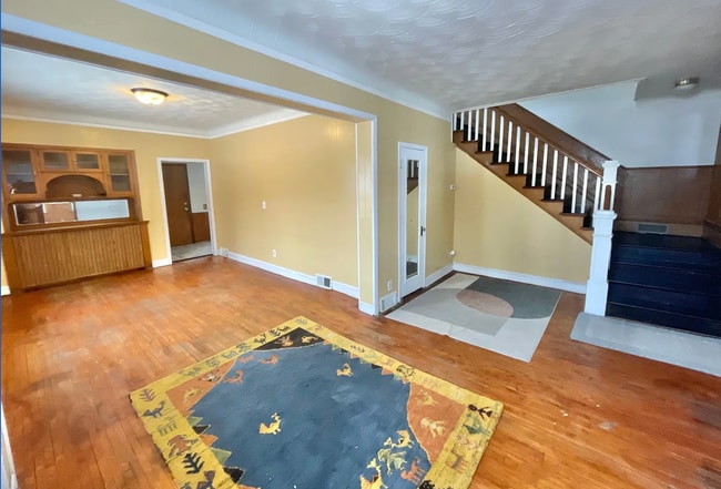 Photo - 1345 Arkwright St N