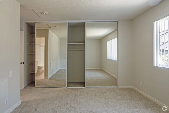 1BR, 1BA -750SF