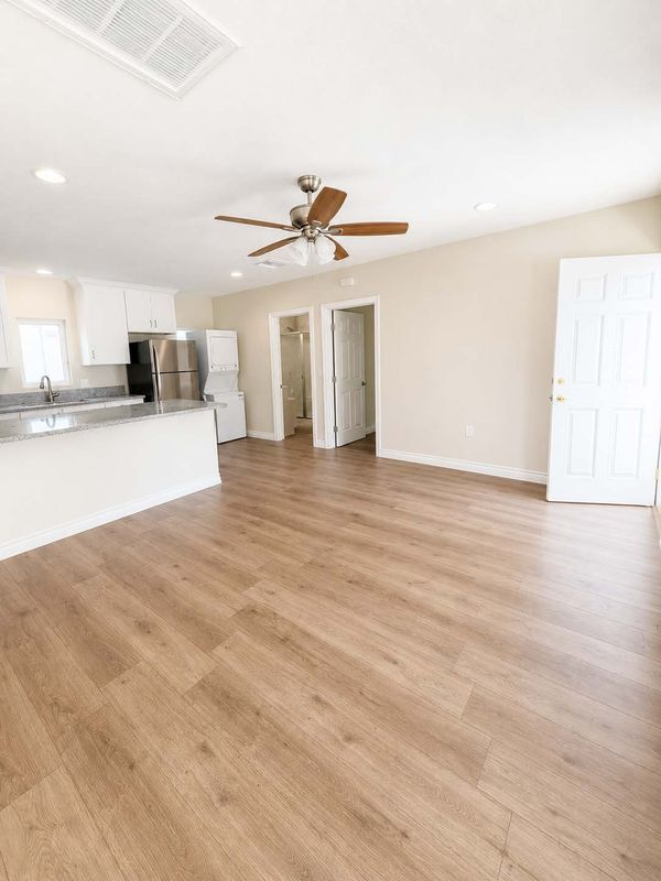 Photo - 4049 Halldale Ave