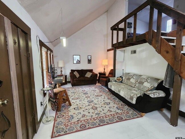 Photo - 845A CR 1987