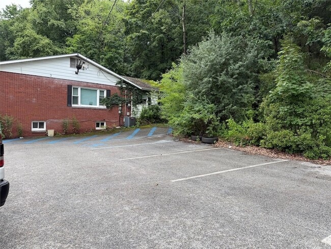 3 Brookside Ave