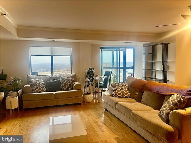 Building Photo - 900 N Stafford St Unit 2521