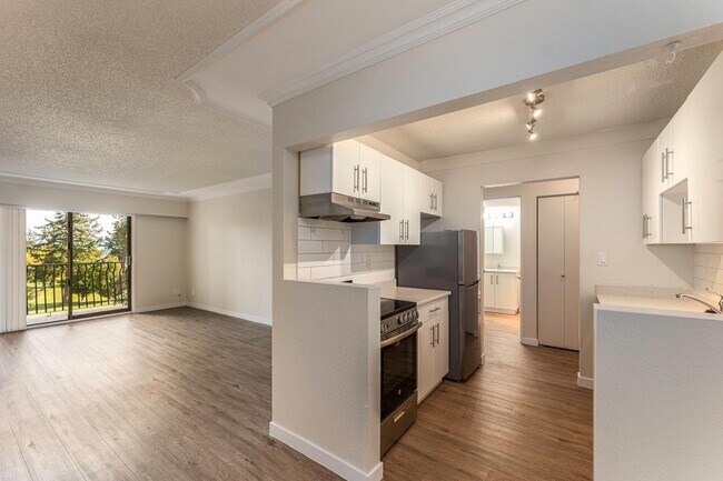 Photo - Highland Place