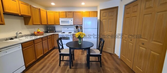 Photo - *** Very Nice Apartment - 3Bed 2Bath ***