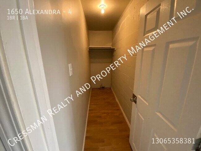 Photo - 1 Bed 1 bath APARTMENT located in Regina, ... Unit 4