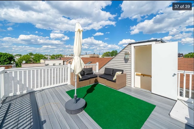 Photo - 209 Hutton St Unit 2