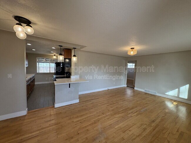 Photo - 1673 S Benton St