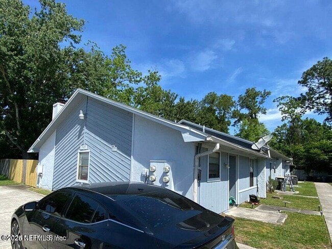 Building Photo - 7627 Indian Lakes Dr Rental