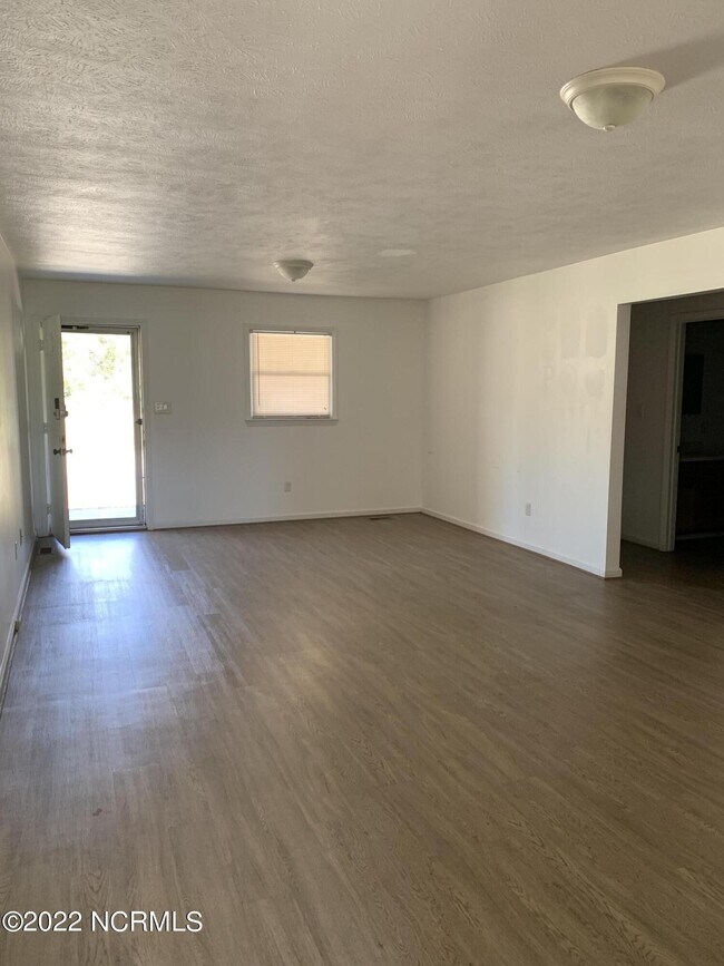 Photo - 21800 Old Wire Rd