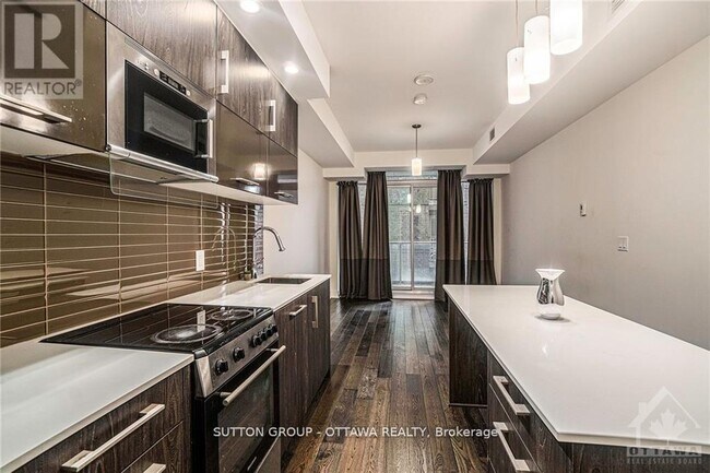 Photo - 255 Bay St Unit 208