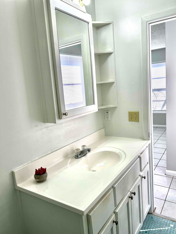 3877 Herschel St Unit 3
