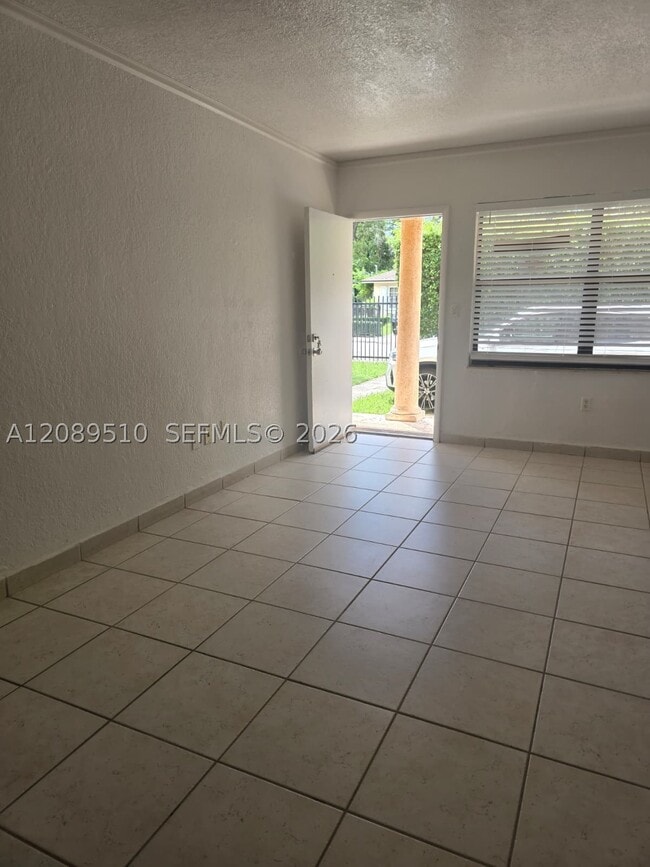 6125 SW 63rd St Unit 2