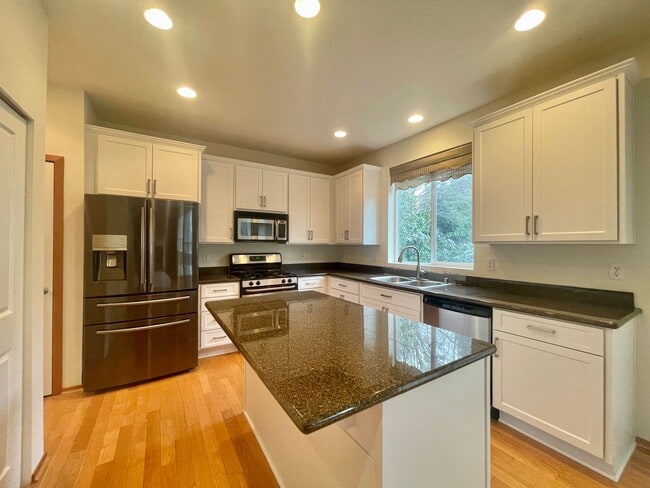 Photo - Charming Home in quiet Sunset Landing Community, Edmonds!
