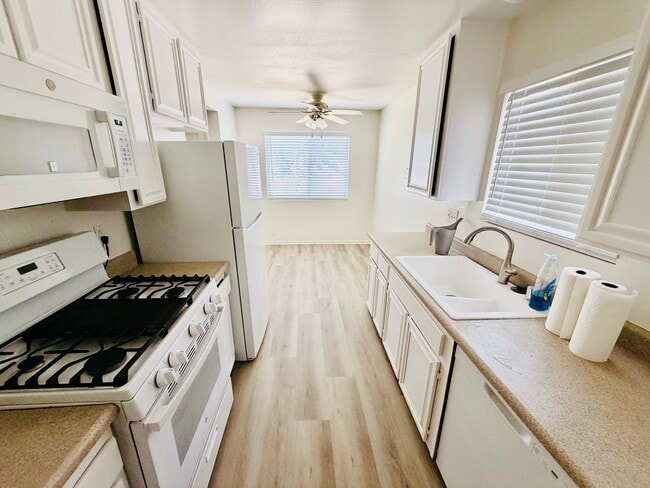 Photo - 3432 Hollencrest Rd