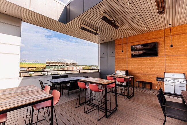 Photo - Dauk Commons At Stadium Yards