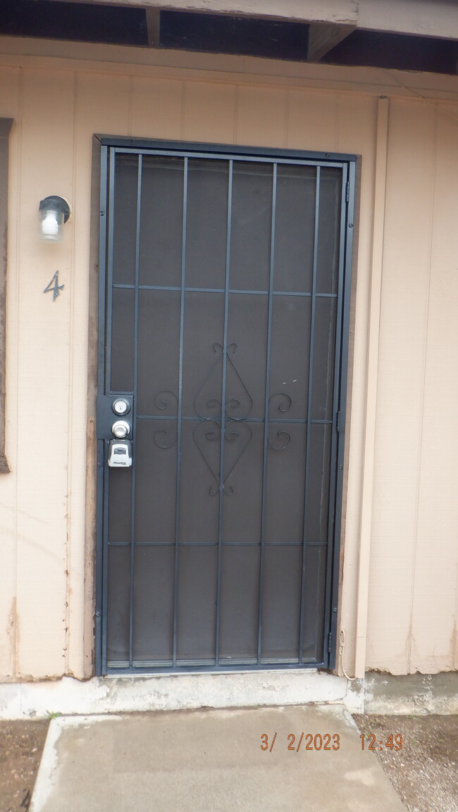 Photo - 441 W 20th Ave Unidad 4