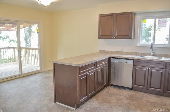 Photo - 11 Elm St Unit 2nd Floor