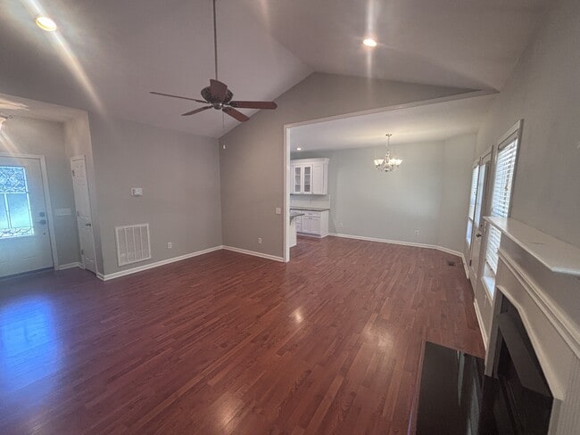 Photo - 100 Kingswood Cir